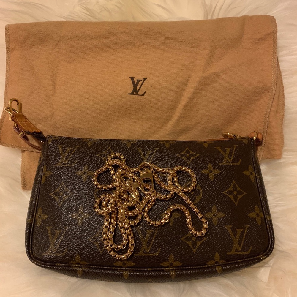 ❤️SOLD❤️Louis Vuitton Pochette Accessoires